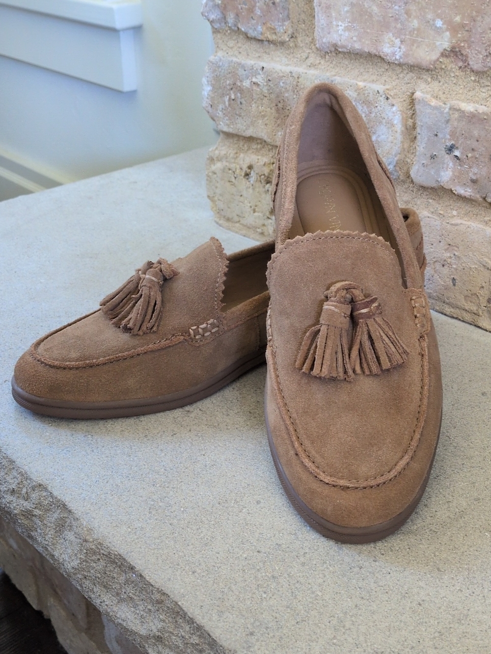 CROWN VINTAGE I NWOT Camel Tan Madina Suede Tassel Loafers Slip-On Shoes, 8M/39